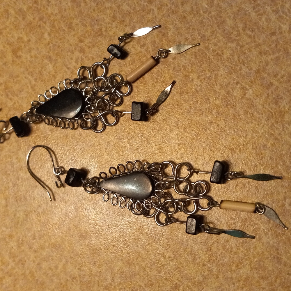 Detailed Black Stone Dangle Earrings